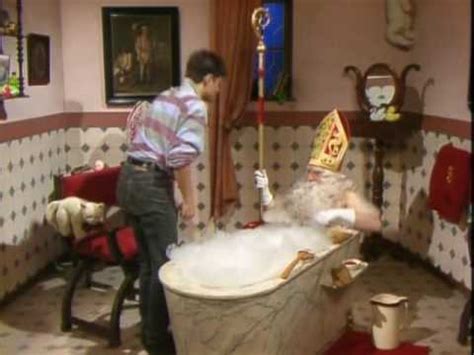 There, he met jan leyers and hugo matthysen, with whom he worked later. Dag Sinterklaas - De attributen van Sinterklaas (kledij ...