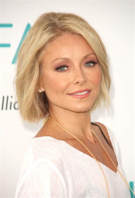 Kelly Ripa Wants You To Know She Doesnt Have Veneers