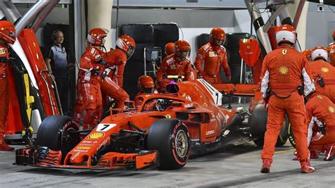 Formula one releases vision of 2022 car. Ferrari-Unfall in der Formel 1: Mechaniker grüßt aus dem ...