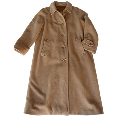 Élégant manteau droit en laine et cachemire : Manteaux Burberry Manteau Cachemire,Laine Beige ref.73515 ...