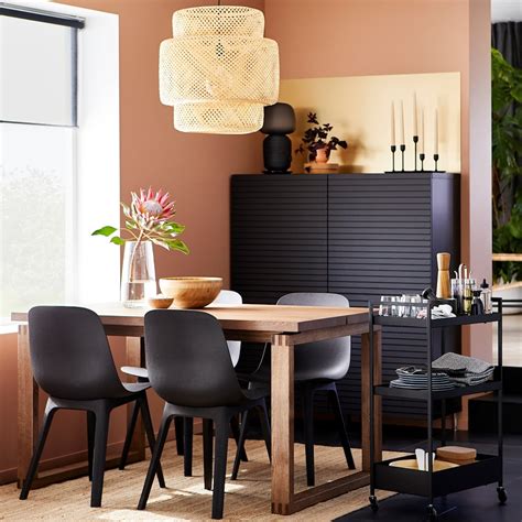 Ein Esszimmer in erdverbundener Nachhaltigkeit - IKEA Österreich