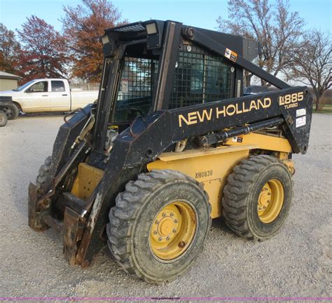 1998 New Holland LX885 skid steer in Chanute, KS | Item D2212 sold