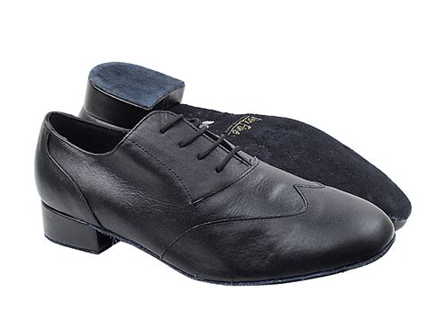 M100101 Black Leatherwhole Shoes