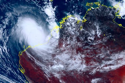 Cyclone Ilsa Nw Australia Braces For Strongest Storm In Decade The