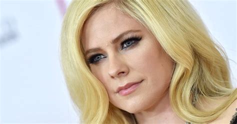Avril Lavigne Says Lyme Disease Symptoms Left Her In Bed For 2 Years