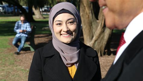 Впервые мусульманка в хиджабе заняла крупный политический пост в