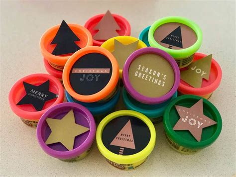 This collection of gifts will delight your child and make them more financially savvy. 8 Simple Christmas Gifts Ideas For Classmates - School Mum