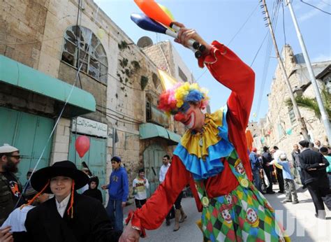 Photo Israeli Settlers Celebrate Purim In Hebron Jer2012030808
