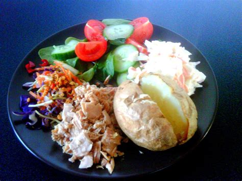 Jacket Potato And A Healthy Salad Healthy Salads Healthy Eats Jacket Potato Potatoes Diet