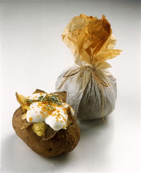 Patate dolci al cartoccio con panna acida al prosciutto. Patate al cartoccio | Sale&Pepe