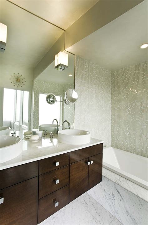 If you like contemporary mirrors, you might love these ideas. Magnificent magnifying mirror with light in Bathroom ...