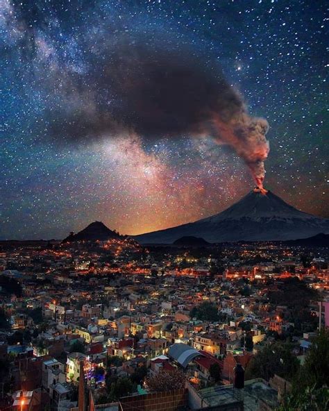 Mexicos Popocatepetl Volcano Yesterday Rpics