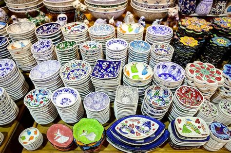 Premium Photo Turkish Ceramics In Grand Bazaar Istanbul Turkey