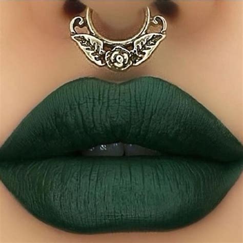 Dark Green Lipstick Beautiful Lipstick Green Lipstick Makeup Pictures