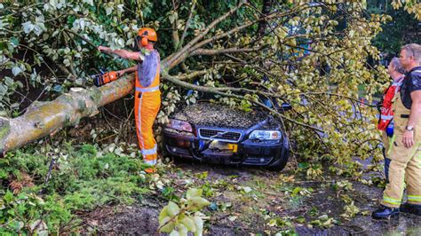 Jul 04, 2021 · in vlaanderen zijn door zware regenval diverse snelwegen ondergelopen. Schade en overlast in Noord-Brabant en Limburg door ...