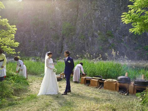 People may think we're mysterious, but we're not. Won Bin and Lee Na Young reveal breathtakingly scenic ...