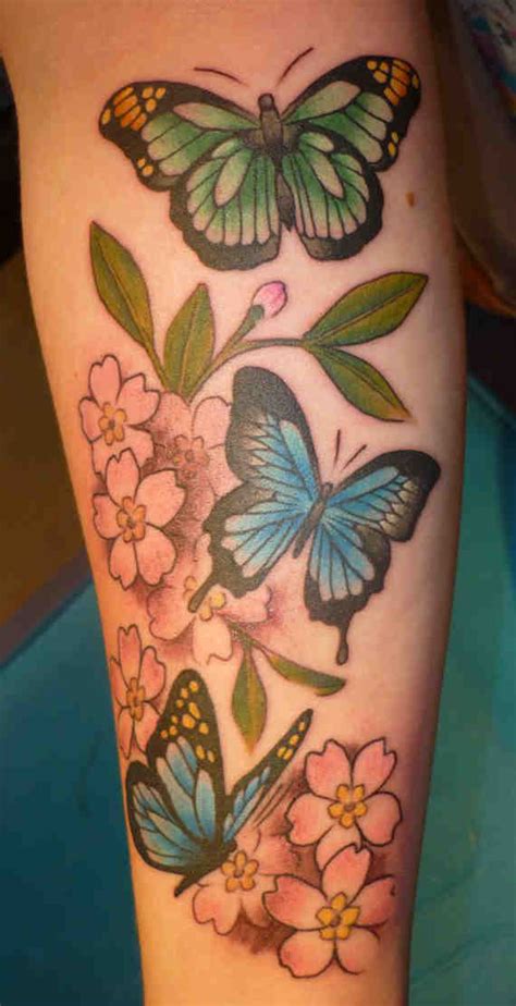 According to some people, those who get tattoos with meaning and they are not meant for show off, do not choose forearm tattoos for women often consist of flowers that might be roses or others too. 50+ Cool Forearm Tattoos for Men & Women