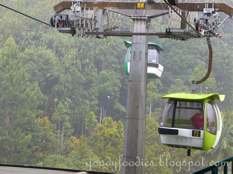 Genting skyway is one of the two cable car systems serving genting highlands, travelling between gohtong jaya and the peak of the highlands. GoodyFoodies: Genting Skyway Cable Car Ride, Genting ...