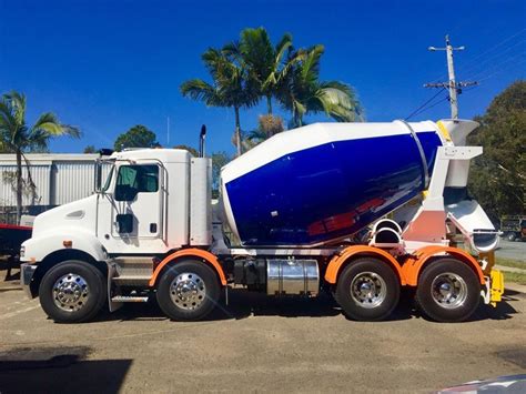 The agitator is taken to load ready mixed concrete and will keep turning to prevent the concrete from solidifying. 2019 KYOKUTO CONCRETE AGITATOR MIXER TRUCK CC1 for sale