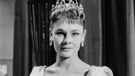 Happy Birthday Judi Dench 20 Heavenly Old Images Of The Stage And