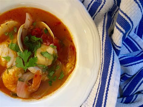 Fish and shrimp combine with green pepper, tomatoes and garlic for a delectable shrimp stew. Seafood Stew - Recipes.InstantPot.com