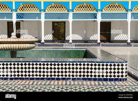 Le Maroc Marrakech Palais De La Bahia La Cour La Fontaine Photo
