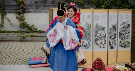 9 Korean Wedding Traditions You Need To Know About