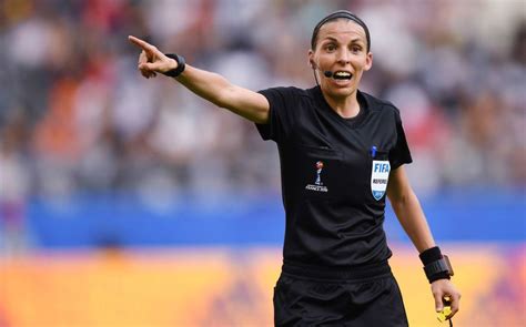 Stéphanie frappart (born 14 december 1983) is a french football referee. Stéphanie Frappart, à jamais la pionnière - Le Parisien