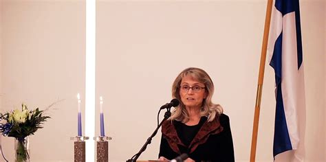 Plus4075över hälften har fått uppehållstillstånd tusentals är kvar illegalt. Israels Gud hjalp Finland i slaget mot Sovjetunionen