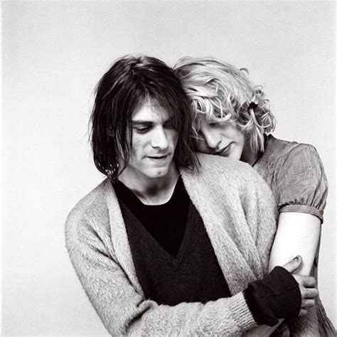 Kurt cobain and courtney love photographed by michael levine… fotos raras eternizam o dia do casamento de courtney love e kurt cobain, no havaí em 1992. Kurt Cobain and Courtney Love Photographed by Michael ...