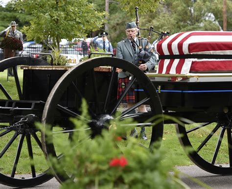 Prison officer's funeral draws hundreds to Fort Snelling | MPR News