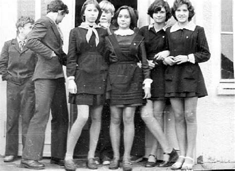Какие платья и мини юбки носили девушки в СССР Фото