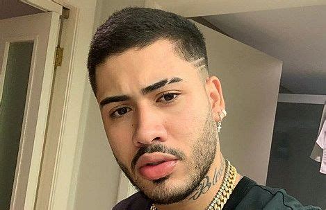 Essa novinha é terrorista, é especialista convoca as amigas hoje tu tá perdida se tu quer vir comigo, não se apaixona não olha. MC Kevinho faz cirurgia de emergência para remoção de ...