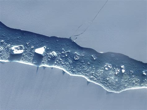 Incredible New Satellite Photos Reveal Antarcticas Huge Iceberg In