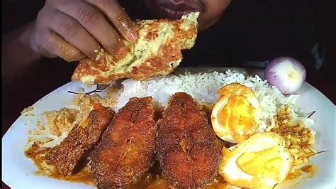 Asmr Eating Spicy Katla Fish Curry With White Rice Omelette Egg Fry
