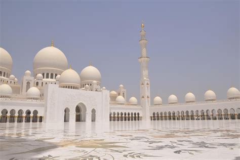 Abu Dhabi Mosque And Louvre Museum Tour With Lunch From Dubai Gray Line