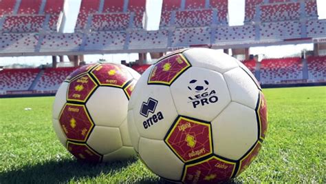 La 31ª giornata di serie b si apre con il successo in rimonta del cosenza sull'ascoli: Serie C Girone C / Serie C Girone C Il Foggia Sul Velluto ...