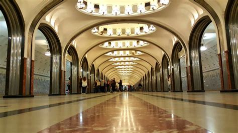 Until 2020 it was also active in general retail business through real division, which was sold to an investor consortium. Metro Moskau: Station Mayakovskaja