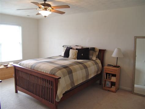 Style it in the way you would a coffee table. Bedroom Makeover | Knit, Stitch, Click