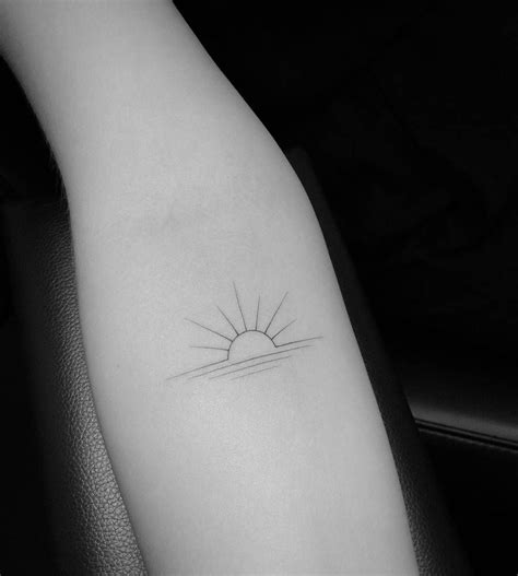 Sunset Tattoo On The Inner Forearm Tatuajes Minimalistas Tatuaje De