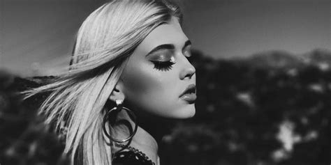 Loren Gray Debuts New Song ‘queen Just Days Before Christmas First