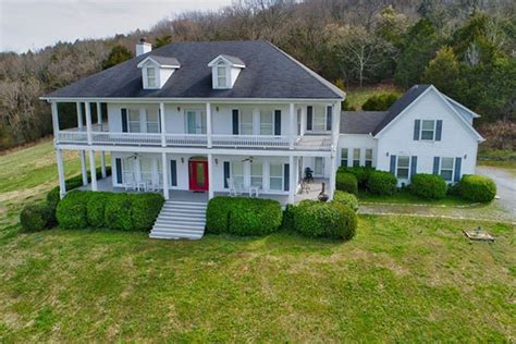 Sell your house fast in any area. Angela Link - Action Homes, reliable real estate agents ...