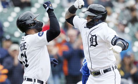 Detroit Tigers Sweep Royals Avoid 100 Loss Season MotownTigers Com