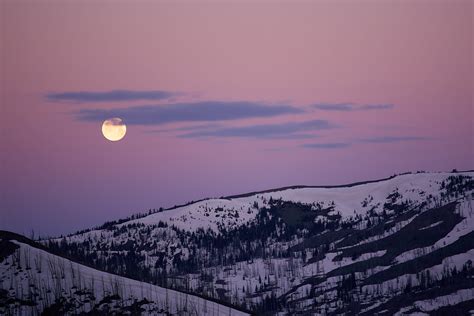 Full Moon Over The Washburn Mountain Range A Pre Dawn View Flickr