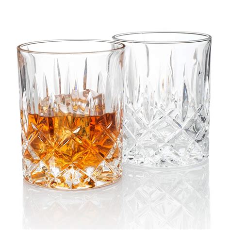 19 Best Bourbon Glasses To Elevate Your Whiskey Drinking Experience In 2020 Tlab