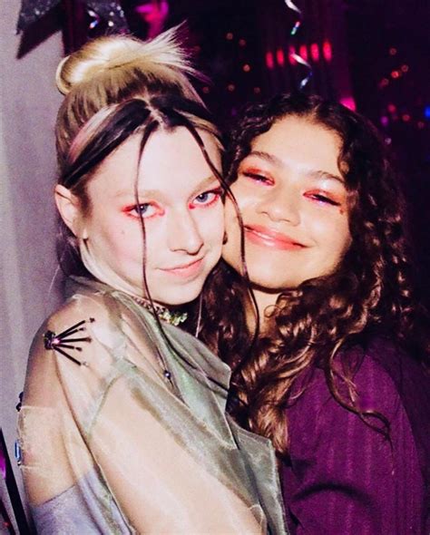 @kirinrider check out her instagram for a ton of looks from euphoria! All the"Euphoria" Makeup Looks From Season One & What They ...
