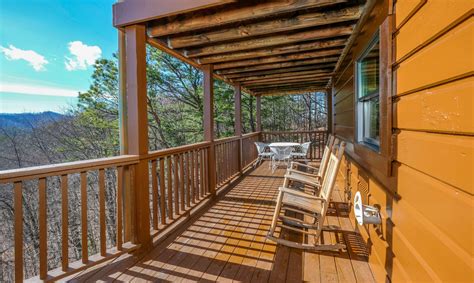 Known for its large indoor water park, great wolf lodge grand mound features warm pool water, slides, waterfalls, and plenty of rides to choose from. Pigeon Forge Cabin - Red Wolf Lodge