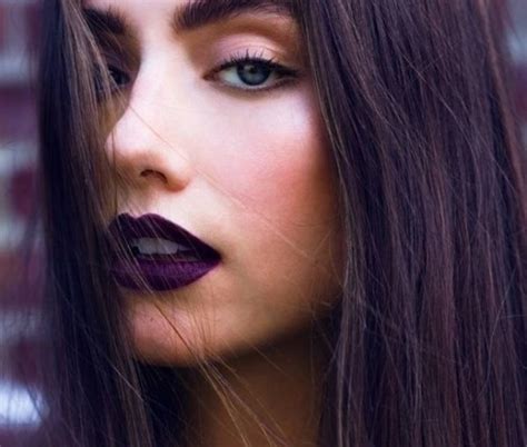 En effet, le rouge à lèvre hydratant prune deviendra votre indispensable pour un maquillage des lèvres sophistiqué et un éclat de féminitéirrésistible au quotidien. Photos de rouge à lèvre prune - Rouge à lèvres