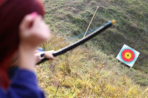 Do You Aim High Or Low When Shooting Downhill With A Bow? - Archery Edge