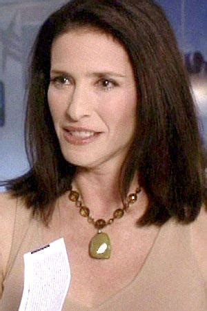 Popentertainment Com Mimi Rogers Interview About Her Career And The Loop